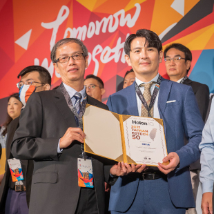 2021_HOLONQ獲獎.jpg